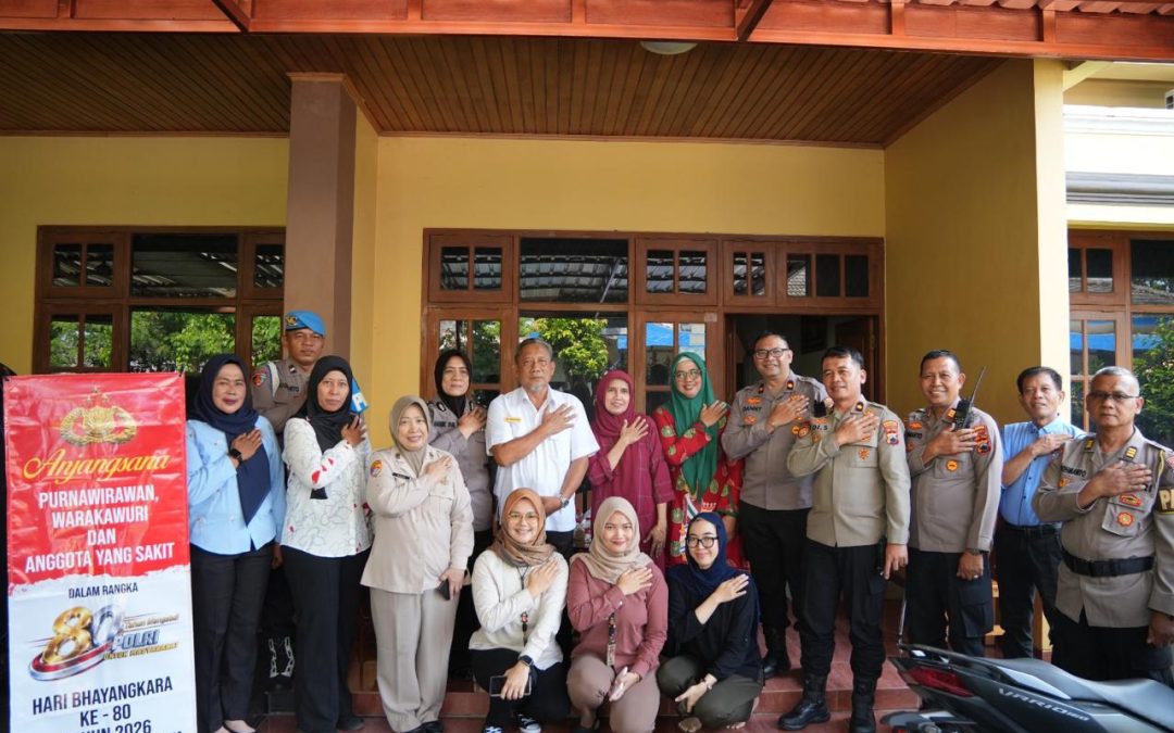 Sambut Hari Bhayangkara ke-80, Polresta Surakarta Gelar Anjangsana ke Warakawuri dan Personel Sakit