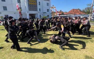 Semarak Hari Bhayangkara Ke-80, Lomba Yel-Yel Satfung dan Polsek Meriahkan Puncak Perayaan di Polresta Surakarta