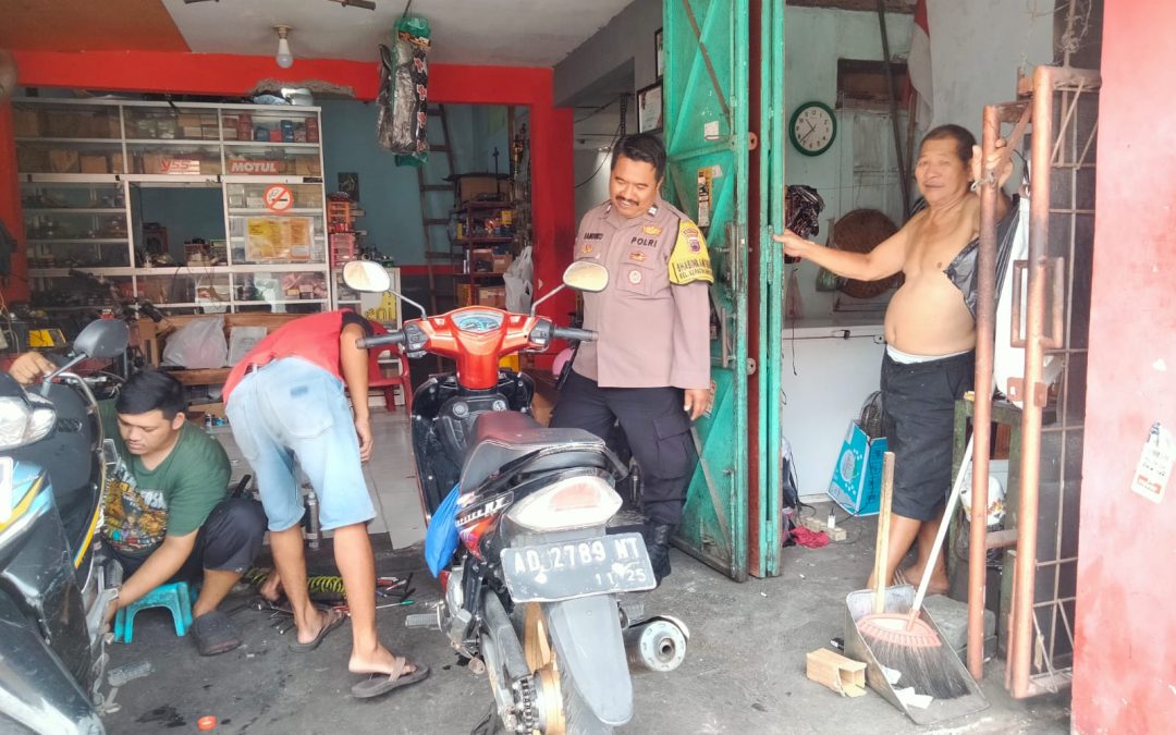Bhabinkamtibmas Kepatihan Kulon Ingatkan Warga Waspada Kebakaran di Musim Kemarau