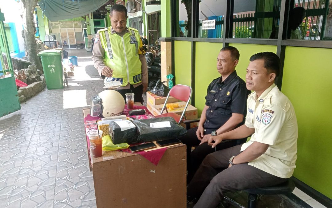 Bhabinkamtibmas Kedung Lumbu Sambang SMKN 1 Surakarta, Perkuat Sinergi Ciptakan Kamtibmas Kondusif
