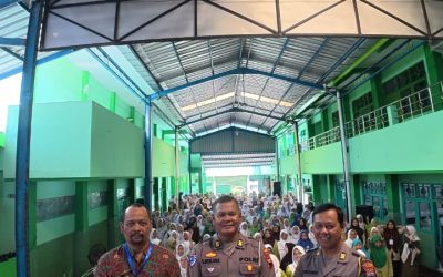 Police Go To School, Satlantas Polresta Surakarta Tanamkan Kesadaran Tertib Berlalu Lintas kepada Peserta MATAMUDA MAN 1 Surakarta