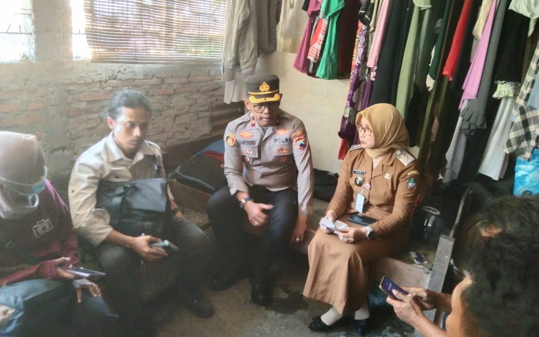 Kapolsek Jebres Beri Dukungan kepada Keluarga Guntur, Korban Kapal Virgo Surabaya-Banjarmasin