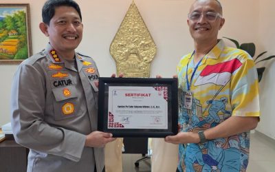 Sukses Amankan Laga Persis Solo, Kapolresta Surakarta Terima Penghargaan