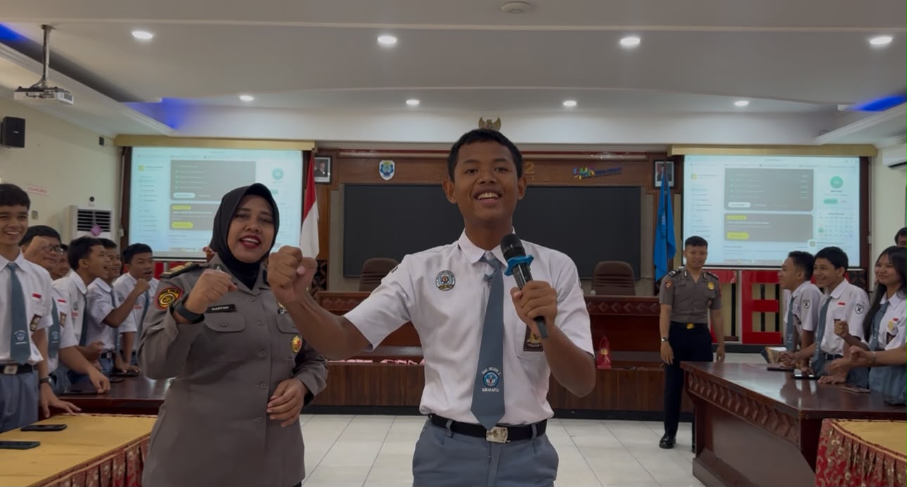 Polresta Surakarta Gelar Pelatihan AI di SMKN 2, Bekali Pelajar Bijak Gunakan Teknologi