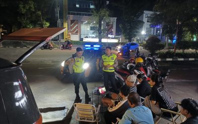 Sat Samapta Polresta Surakarta Tingkatkan Patroli Dialogis, Sampaikan Pesan Kamtibmas kepada Warga