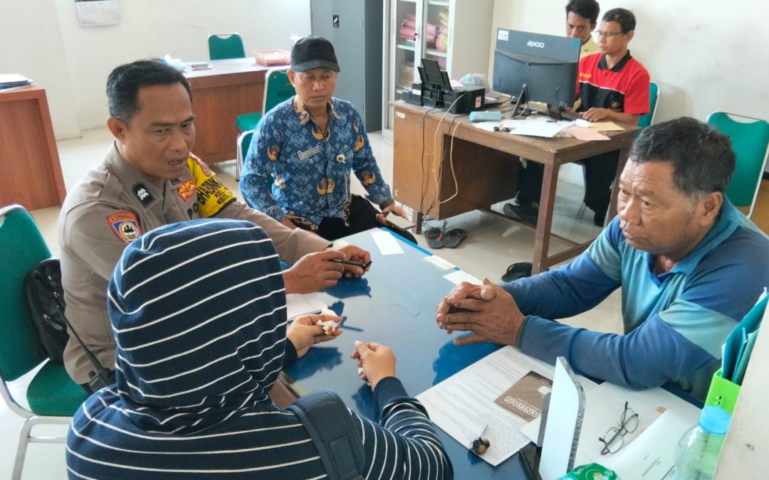 Bhabinkamtibmas Pajang Mediasi Keributan di Pasar Jongke, Berakhir Damai