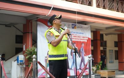 Jadi Pembina Apel di SMKN 5 Solo, Wakapolresta Surakarta Ingatkan Ribuan Pelajar Jauhi Tawuran hingga Narkoba