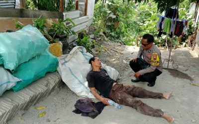 Aksi Humanis Bhabinkamtibmas Pajang, Bantu Pemulung Sakit hingga Carikan Transportasi ke Puskesmas