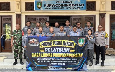 Bhabinkamtibmas Purwodiningratan Berikan Pelatihan Siaga Linmas, Tingkatkan Kapasitas Keamanan Kampung